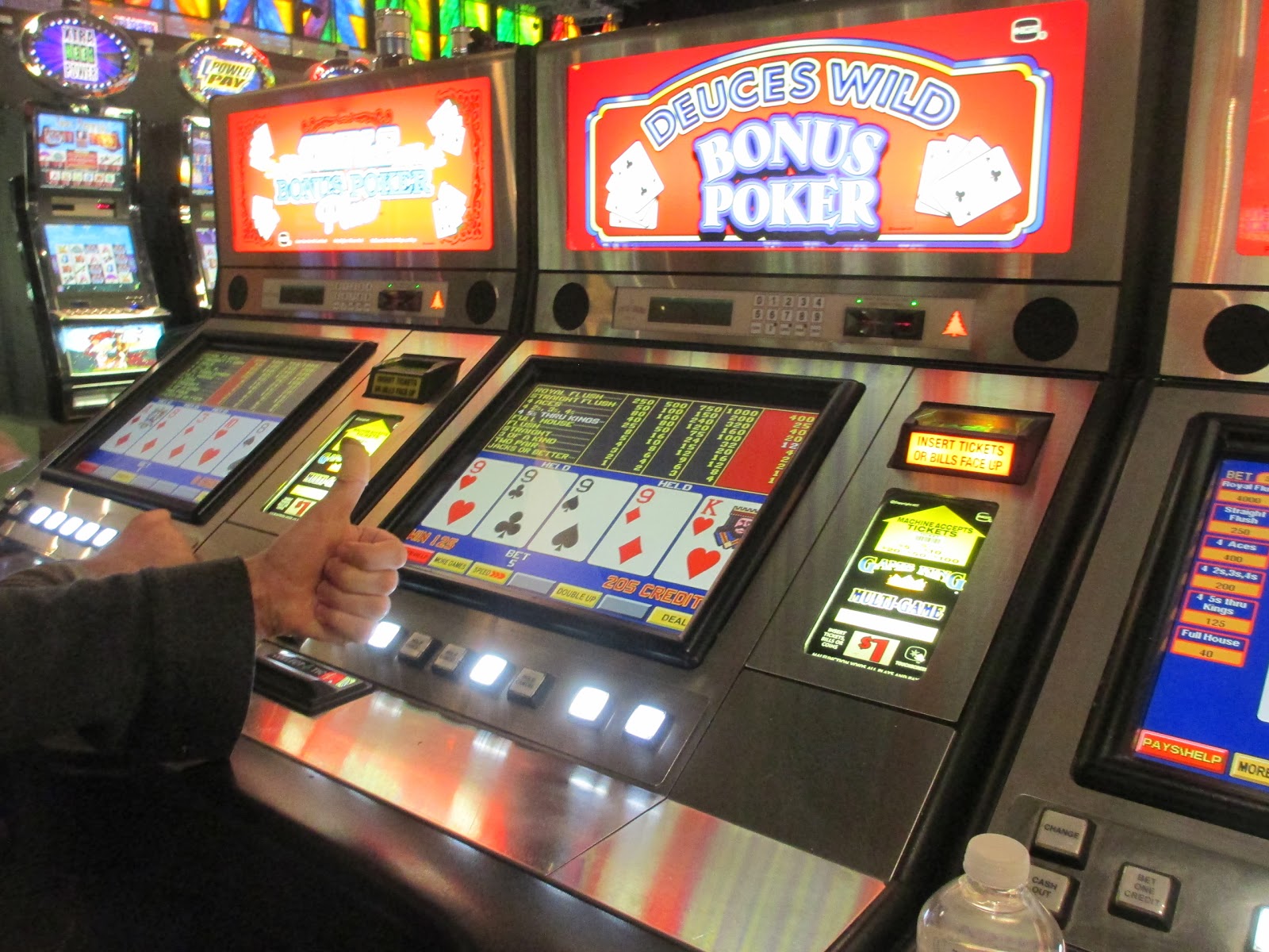 Лучшие игровые автоматы на реальные деньги gpk1. Игровые автоматы Покер. Казино Покер игровые автоматы. Покерный игровой автомат. Игровые автоматы видеопокер.